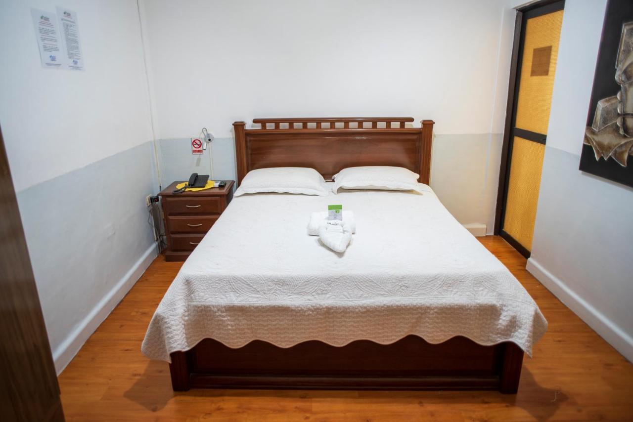 Buen Retiro Apart Hotel Санта-Крус-де-ла-Сьєрра Екстер'єр фото